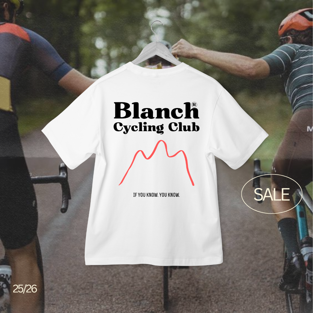 Camiseta Blanch Cycling Club “IYKYK Peaks” — Blanca (Unisex)